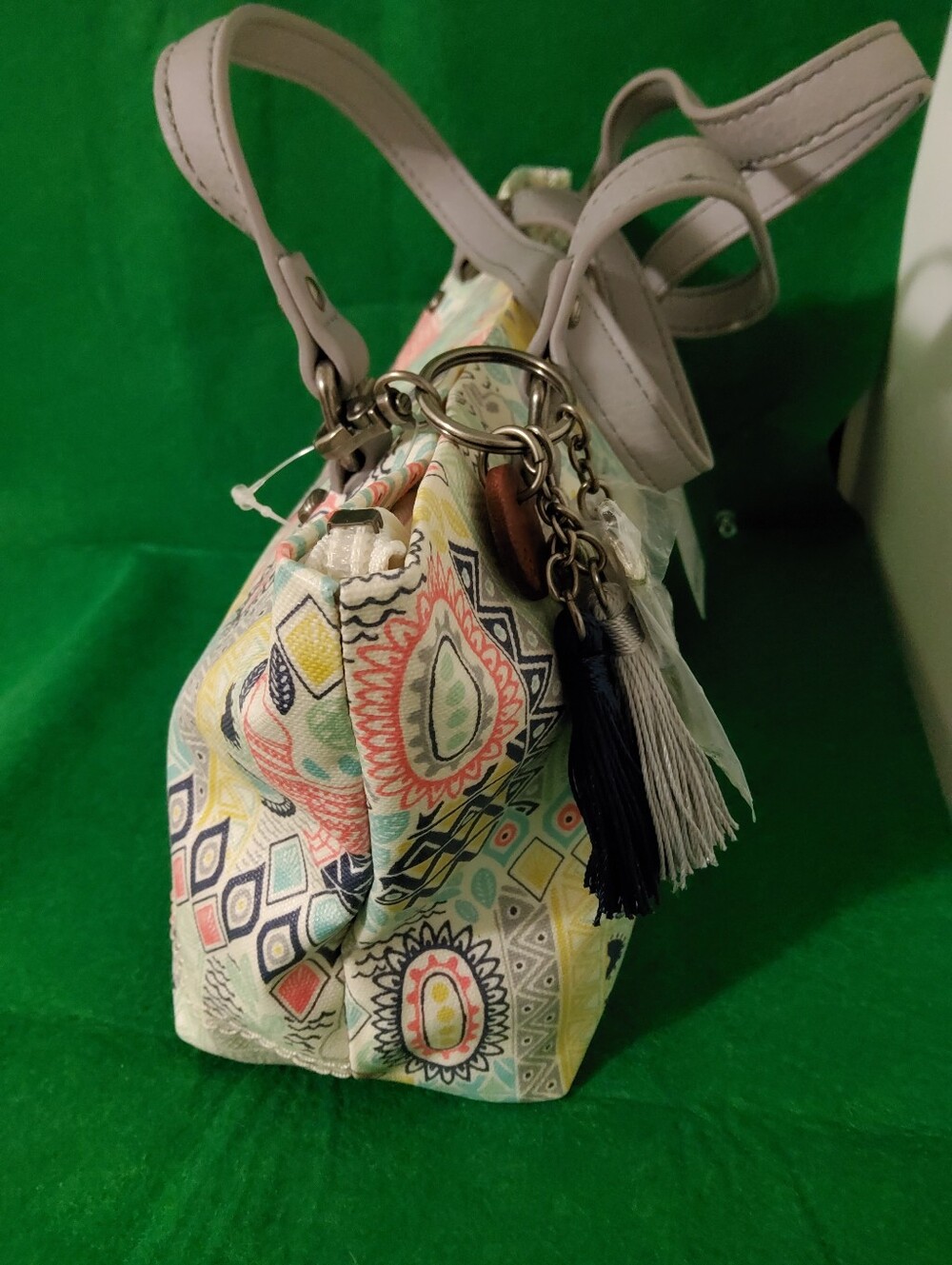 Sakroots Artist Circle Wanderlust, Llama Shoulder Bag - Picture 7 of 9